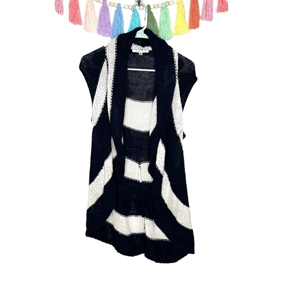 CABI Women's Knit Skipper Vest #679 Blue Cream Wide Stripes Nautical Size Small - Picture 3 of 15